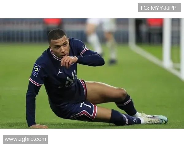 足球球星因跺脚引发热议瞬间 网友热评纷纷讨论其背后隐含意义